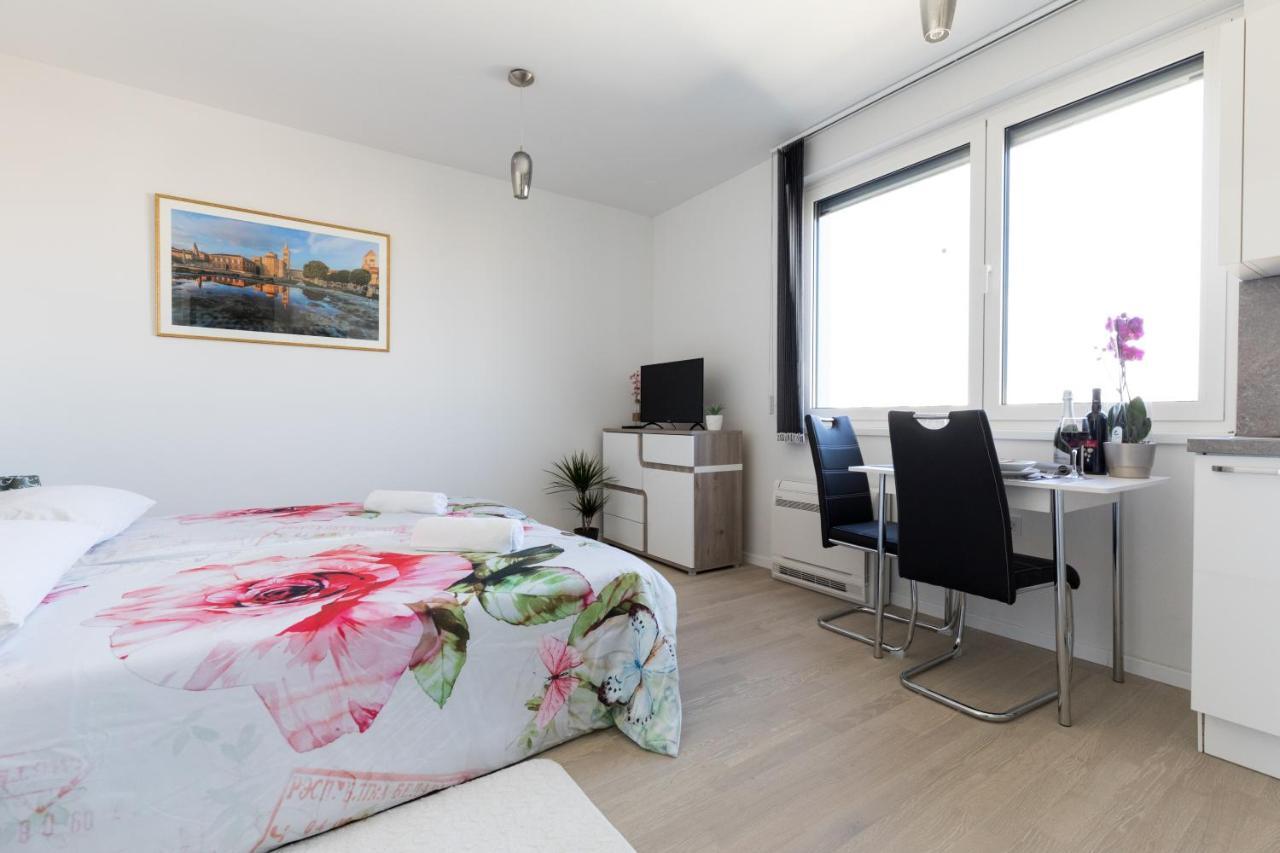 Studio Apartman Moonlight Zadar Dış mekan fotoğraf